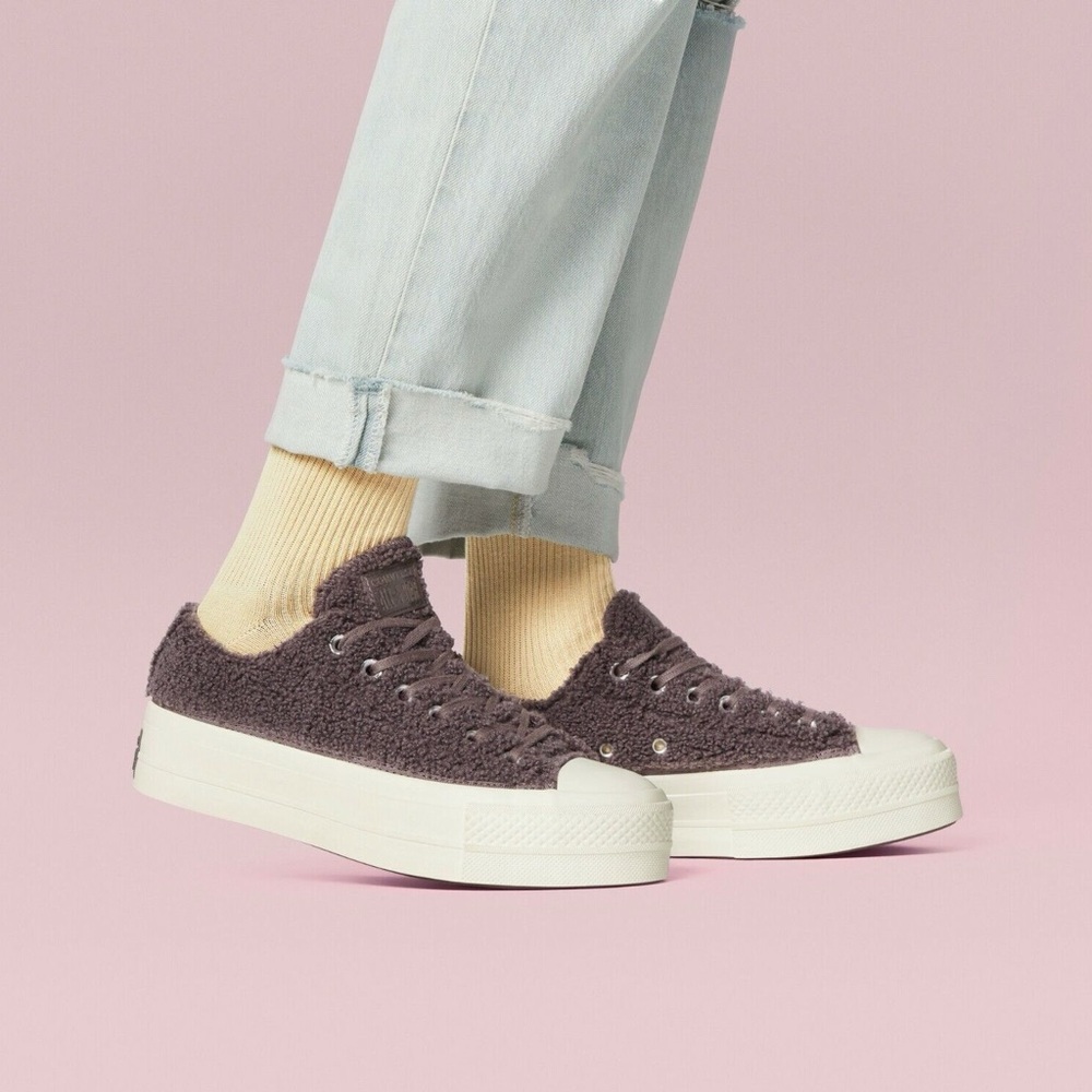 Converse Chuck Taylor All Star Platform Low Cozy Sherpa Purple Ore Size 8.5